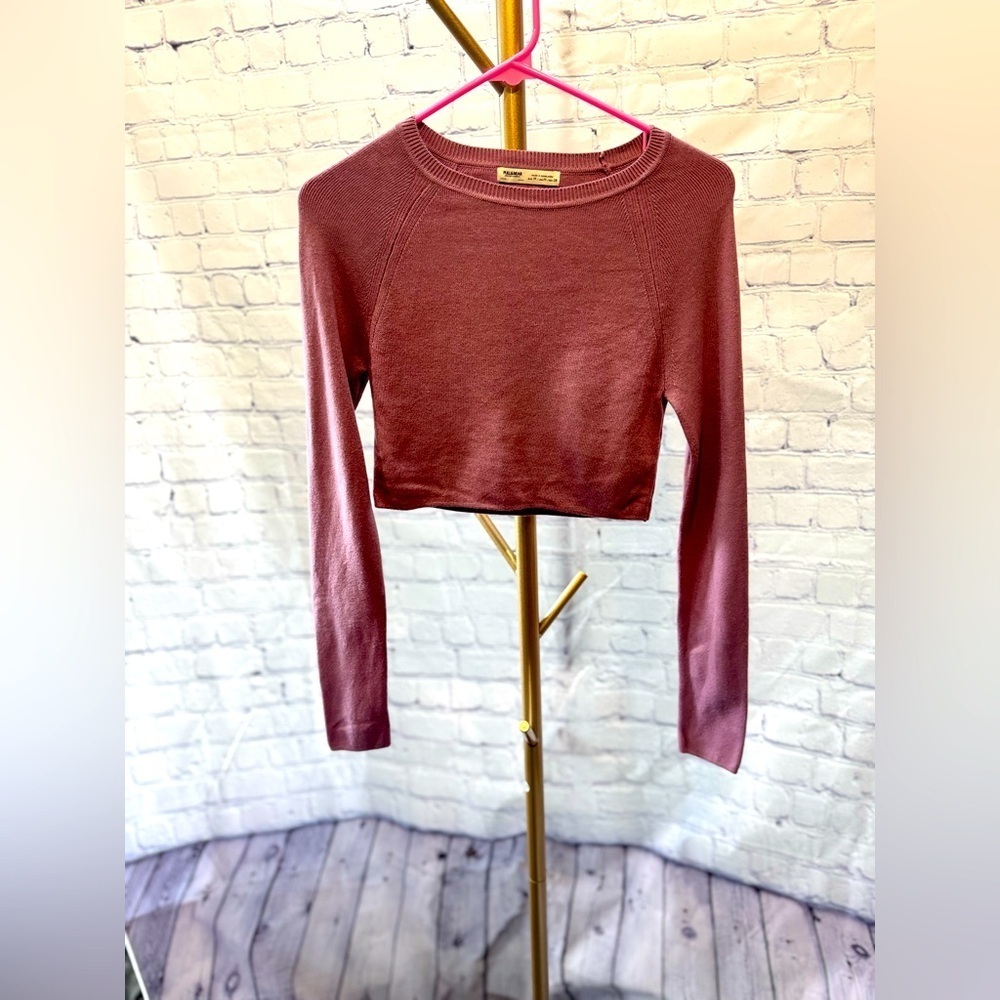 NWOT Pull & Bear Crop Sweater Medium